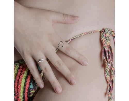 minink Tattoo Kleines offenes Herz Grösse: S (1.1 cm x 0.9 cm)