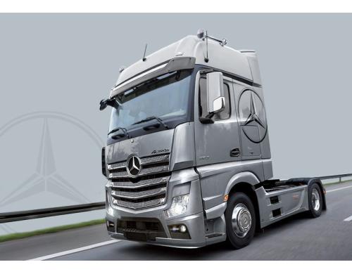 Italeri Mercedes Benz Actros Giga Space 1:24
